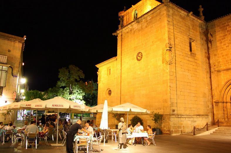 Hotel Iberia Plaza America Caceres Bagian luar foto
